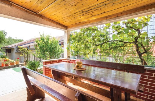 Cesarica Apartment | Amazing apartment in Cesarica with WiFi