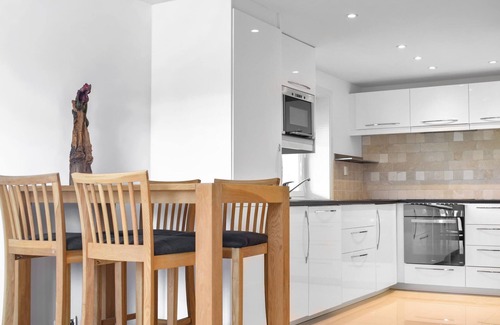 Fjell Apartment | Amazing apartment in Fjell
