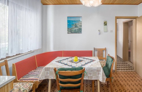 Brulo Apartment | Amazing Apartment in Porec With Wifi and 2 Bedrooms