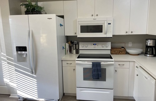 Palmetto Apartment | Amazing Bay Views 25 min. drive to the beach