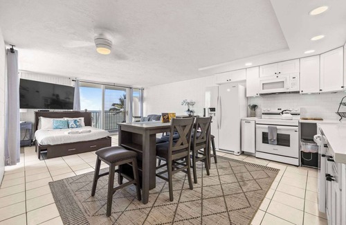 Punaluu Condo | Amazing Beachfront Condo w/AC