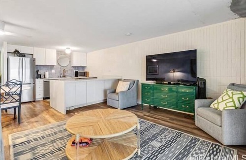 Punaluu Condo | Amazing Beachfront Condo