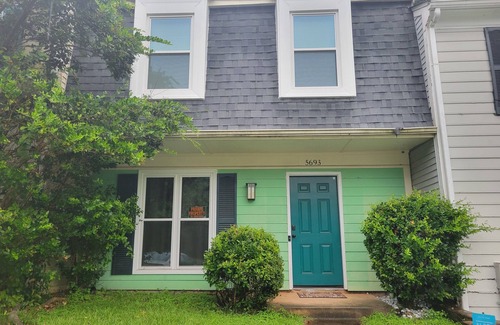 Stone Mountain House | Amazing cozy 2bdrm 2 1/2bth Townhome w/screened patio, close to Dwntwn Atlanta!