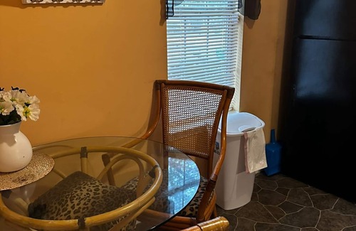 Lithonia House | Amazing Cozy 2Br home In Lithonia/Stone Mountainn W/2 FULL bath Private Deck