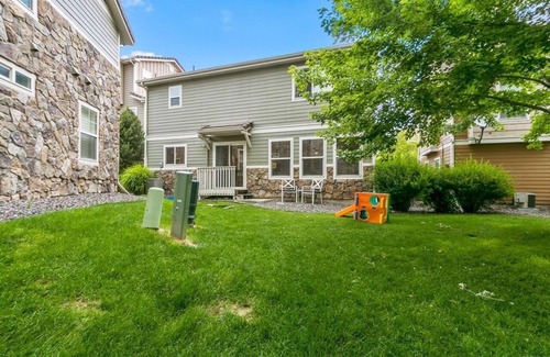 Meridian House | Amazing detached townhome with Garage in Parker