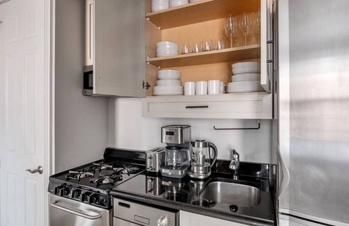 Ukrainian Village Apartment | Amazing East Village 2BR w/W/D, nr Groceries, by Blueground