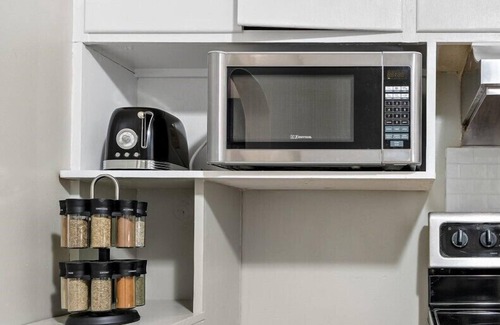 Boise House | Amazing Escape | King Bed | Near BSU | Parking & Fire Pit