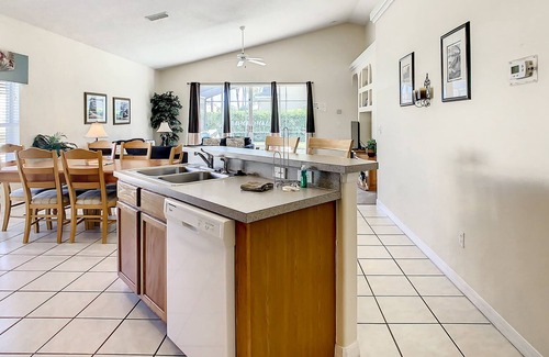 Sunrise Lakes House | Amazing Family Pool Villa in Glenbrook 4BR / 3.5BA