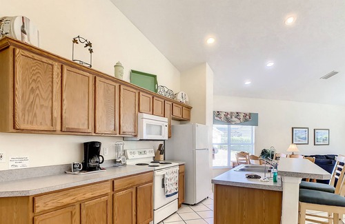 Sunrise Lakes House | Amazing Family Pool Villa in Glenbrook 4BR / 3.5BA