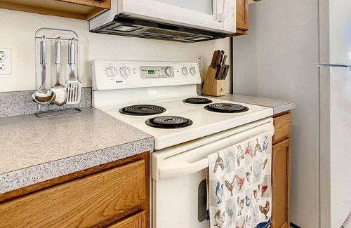 Sunrise Lakes House | Amazing Family Pool Villa in Glenbrook 4BR / 3.5BA