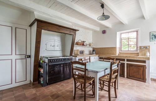 Dommartin-le-Saint-Pere House | Amazing home in Dommartin-le-Saint-Pèr