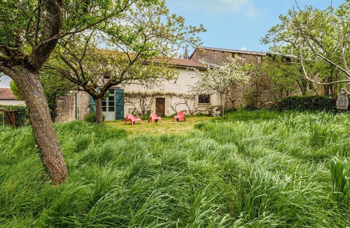 Dommartin-le-Saint-Pere House | Amazing home in Dommartin-le-Saint-Pèr