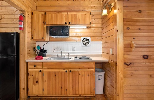 North East Cabin | Amazing Getaway: Enjoy our Cozy Log Cabins on the Chesapeake Bay!