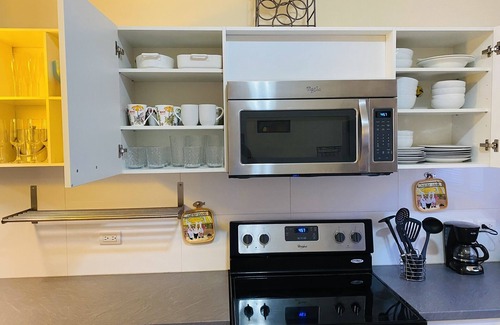 Gold Coast Condo | Amazing Ground Floor 2 BR Condo in Malmok close to Arashi Beach
