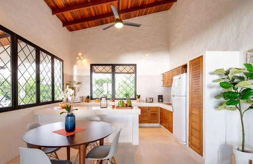 El Cerro House | AMAZING Hillside Home, Private Infinity Pool, Covered Veranda, Spacious Rooms