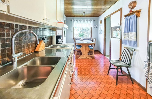 Almhult House | Amazing home in älmhult with kitchen