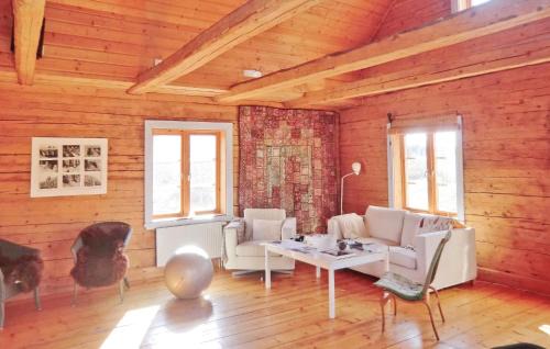 Kopparfly House | Amazing Home In Örsjö With Wifi