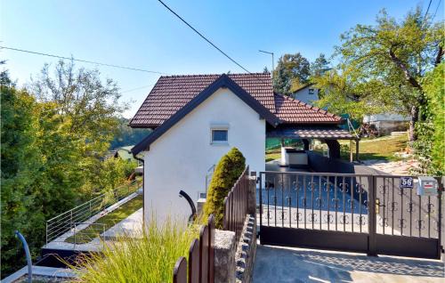 Duga Resa House | Amazing Home In Donji Zvecaj With Wifi