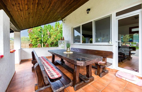 Fericanci House | Amazing home in Fericanci with sauna