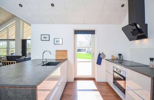 Grena Strand House | Amazing home in Grenaa with kitchen