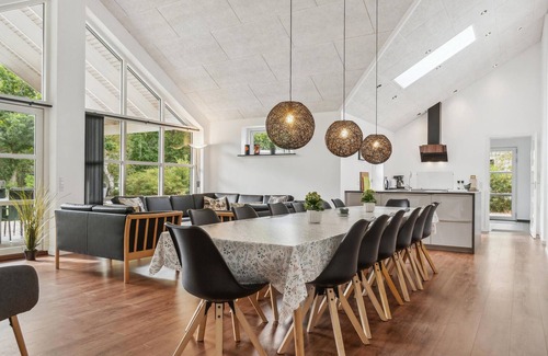 Grena Strand House | Amazing home in Grenaa with kitchen