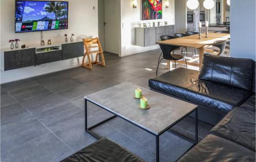 Grena Strand House | Amazing Home In Grenaa With Wifi