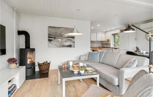 Hojslev House | Amazing Home In Højslev With Kitchen