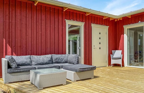 Oskarstrom House | Amazing home in Havstenshult with sauna