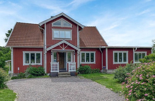 Oskarstrom House | Amazing home in Havstenshult with sauna