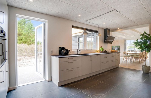 Henne Strand House | Amazing home in Henne with kitchen