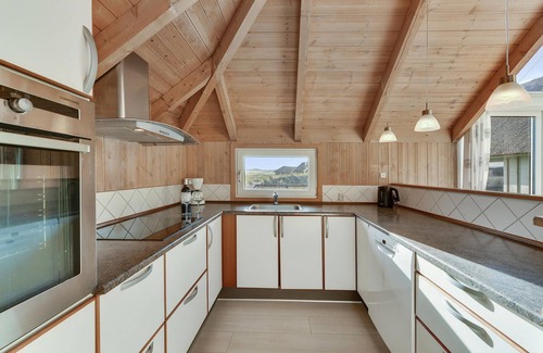 Haurvig House | Amazing home in Hvide Sande with WiFi