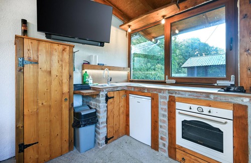 Ivanska House | Amazing home in Ivanska with kitchen