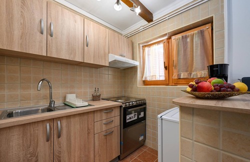 Jalzabet House | Amazing home in Jalzabet with WiFi