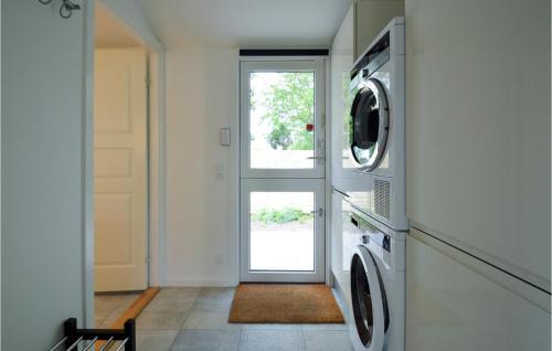 Strøby Egede House | Amazing Home In Køge With Kitchen