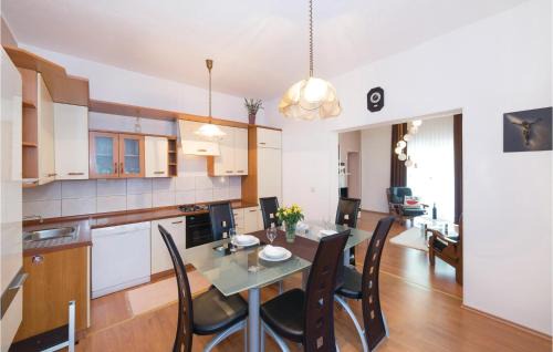 Kastel Gomilica House | Amazing Home In Kastel Gomilica