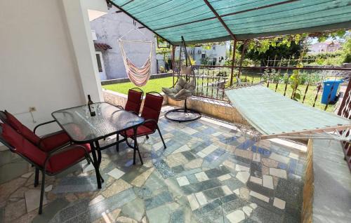 Kastel Gomilica House | Amazing Home In Kastel Gomilica