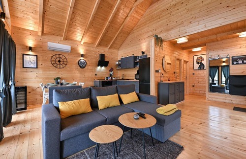 Krapinske Toplice House | Amazing home in Klokovec with WiFi