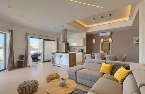 Mali Vareski House | Amazing home in Krnica