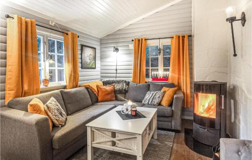 Valberg House | Amazing Home In Leknes With Kitchen