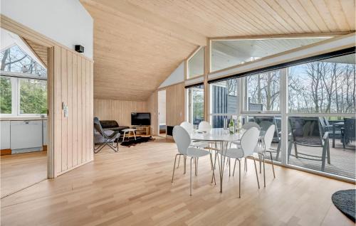 Tranbjerg J House | Amazing Home In Mårslet With Wifi