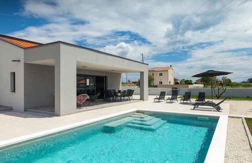 Loborika House | Amazing home in Marcana