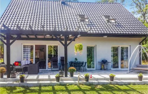 Nowe Warpno House | Amazing Home In Nowe Warpno With Wifi