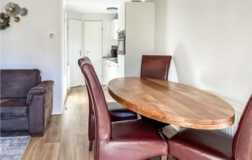 Oosterwolde House | Amazing Home In Oosterwolde With Wifi