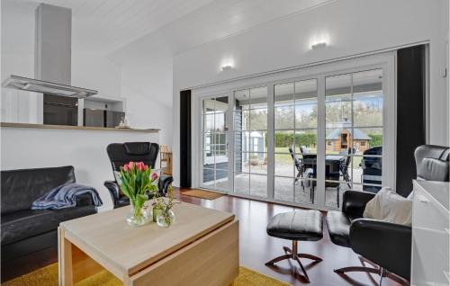 Udbyhøj House | Amazing Home In Ørsted With Kitchen