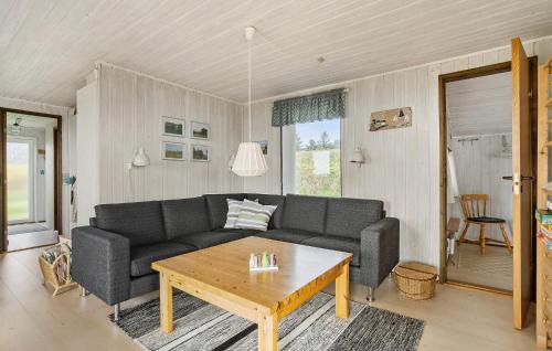 Ronbjerg House | Amazing Home In Øster Assels With Wifi