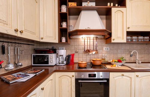 Gulici House | Amazing home in Porec with WiFi