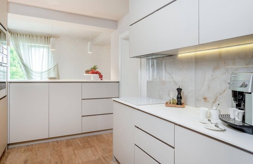 Praznica House | Amazing home in Praznica with sauna