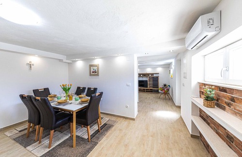 Labin House | Amazing home in Prgomet with WiFi