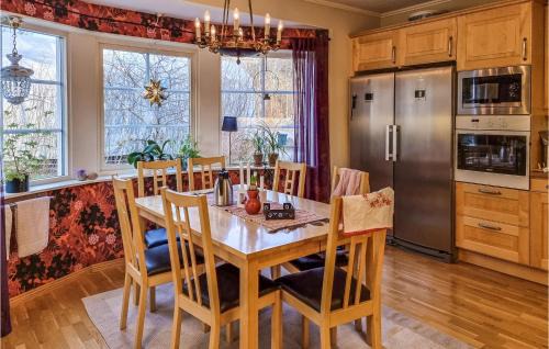 Roennaeng House | Amazing Home In Rönnäng With Sauna