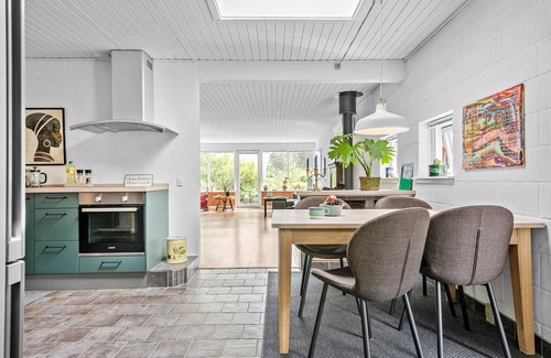 Ronde House | Amazing home in Rønde with WiFi